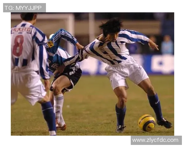 赛后分析：上海足球队与南京足球队在比赛中的战术灵活性对比探讨